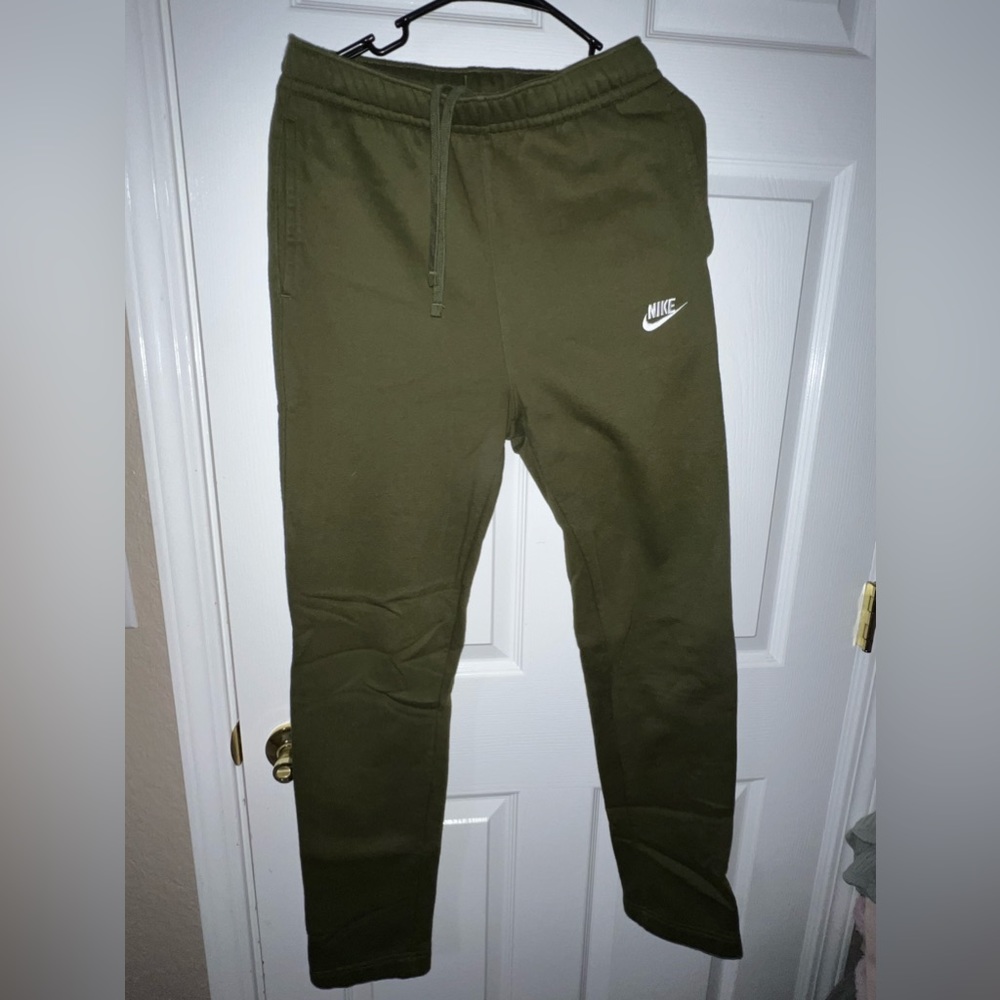 Nike Sweatpants, Men’s Small, Worn once, No Flaws